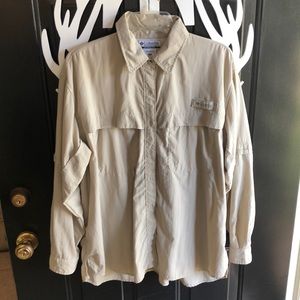 Women’s Columbia fishing shirt. XL.